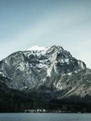 Lu Zongapos;s Hidden